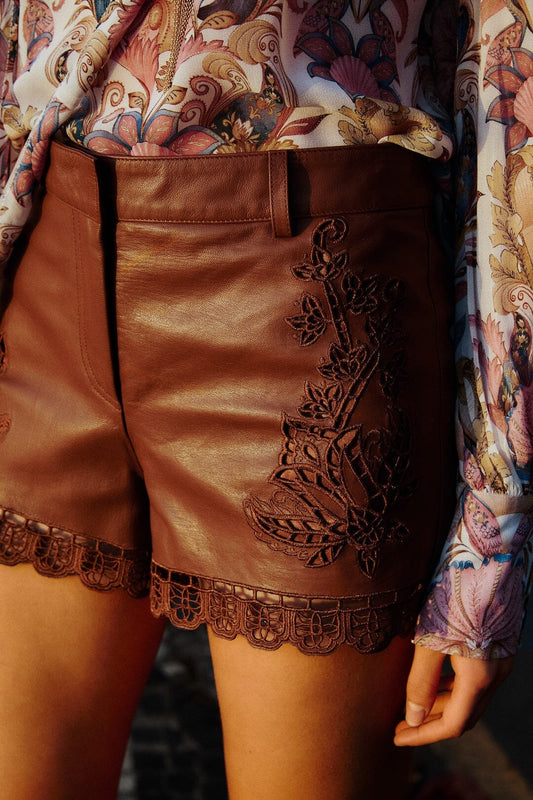 Caramel Richelieu Belt Loops Leather Shorts
