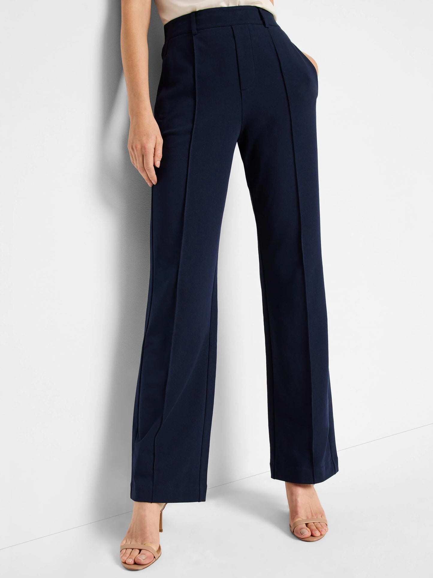 Knit Wide Leg Pleated Pant