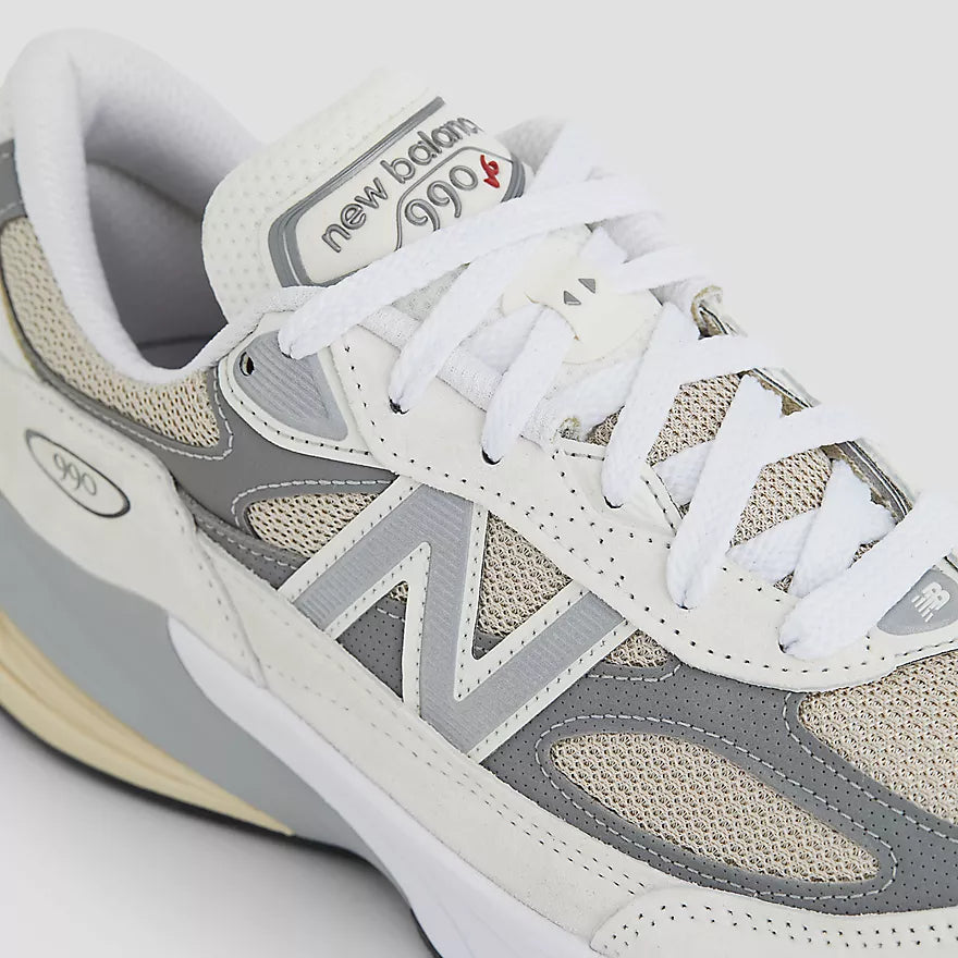 New Balance Unisex U990 Sneaker